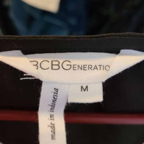 BCBGENERATION Top Blouse Colorblock Blouse sz Medium - Picture 10 of 10